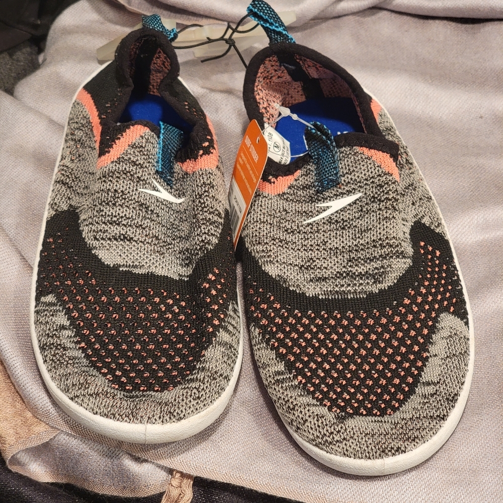 Speedo Girls Size M (2-3) Surf Strider Shoes